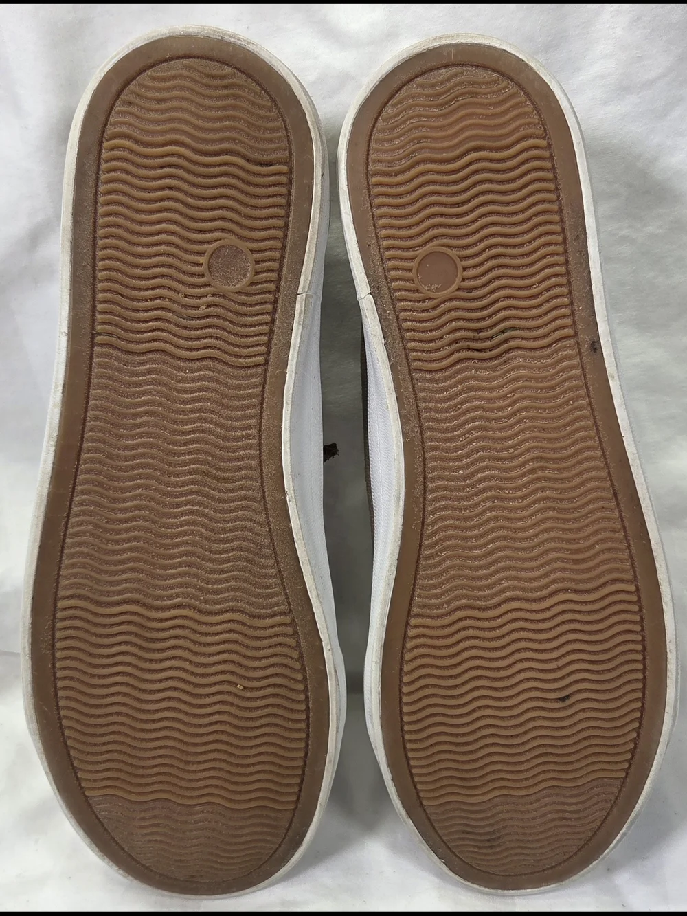 Tommy Bahama Women's Canvas Slip On Sneakers Tan Khaki Leather Laces Sz 7